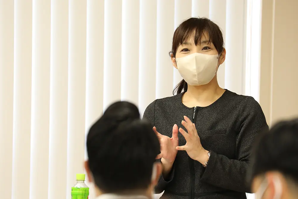 井内副部長