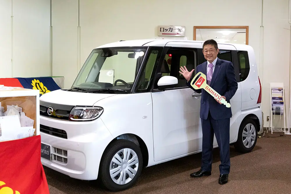 協賛景品として提供した「ダイハツ タント」