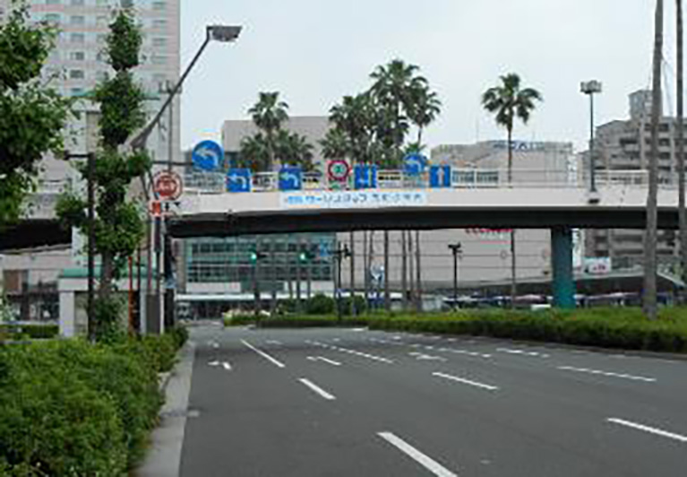 ワークスタッフ元町歩道橋